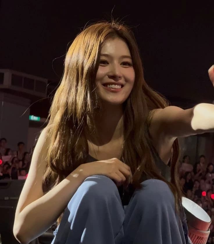 minatozaki sana (lesbian) thumbnail