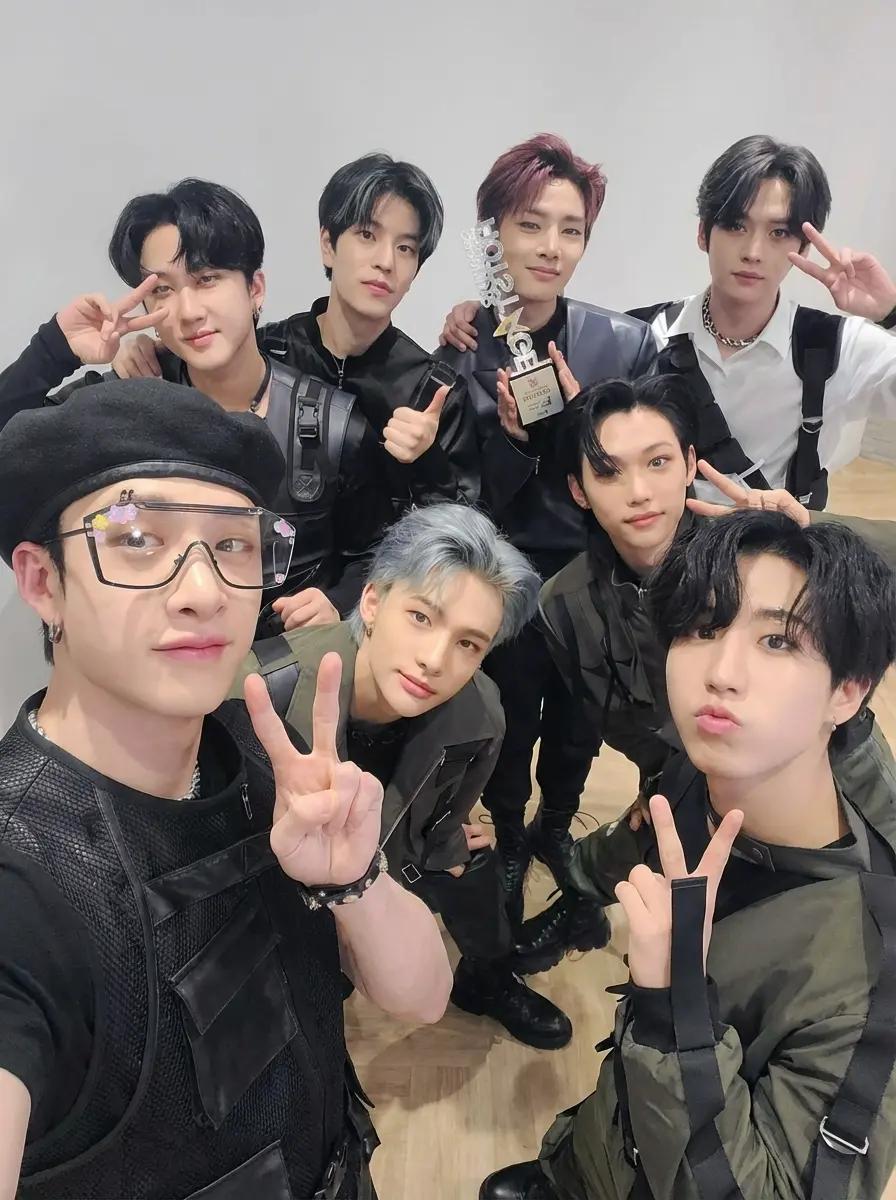 Stray Kids thumbnail