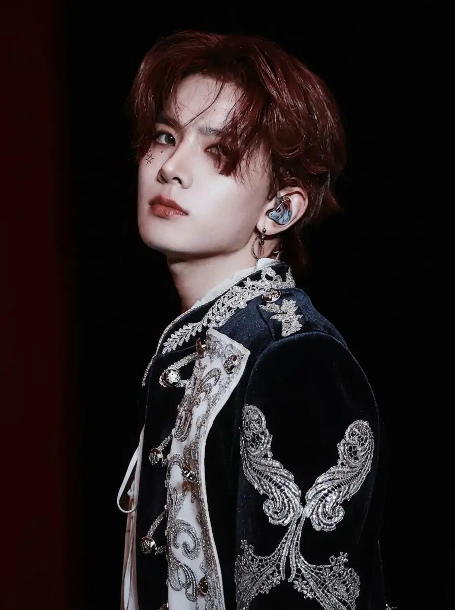 Lee Heeseung  thumbnail