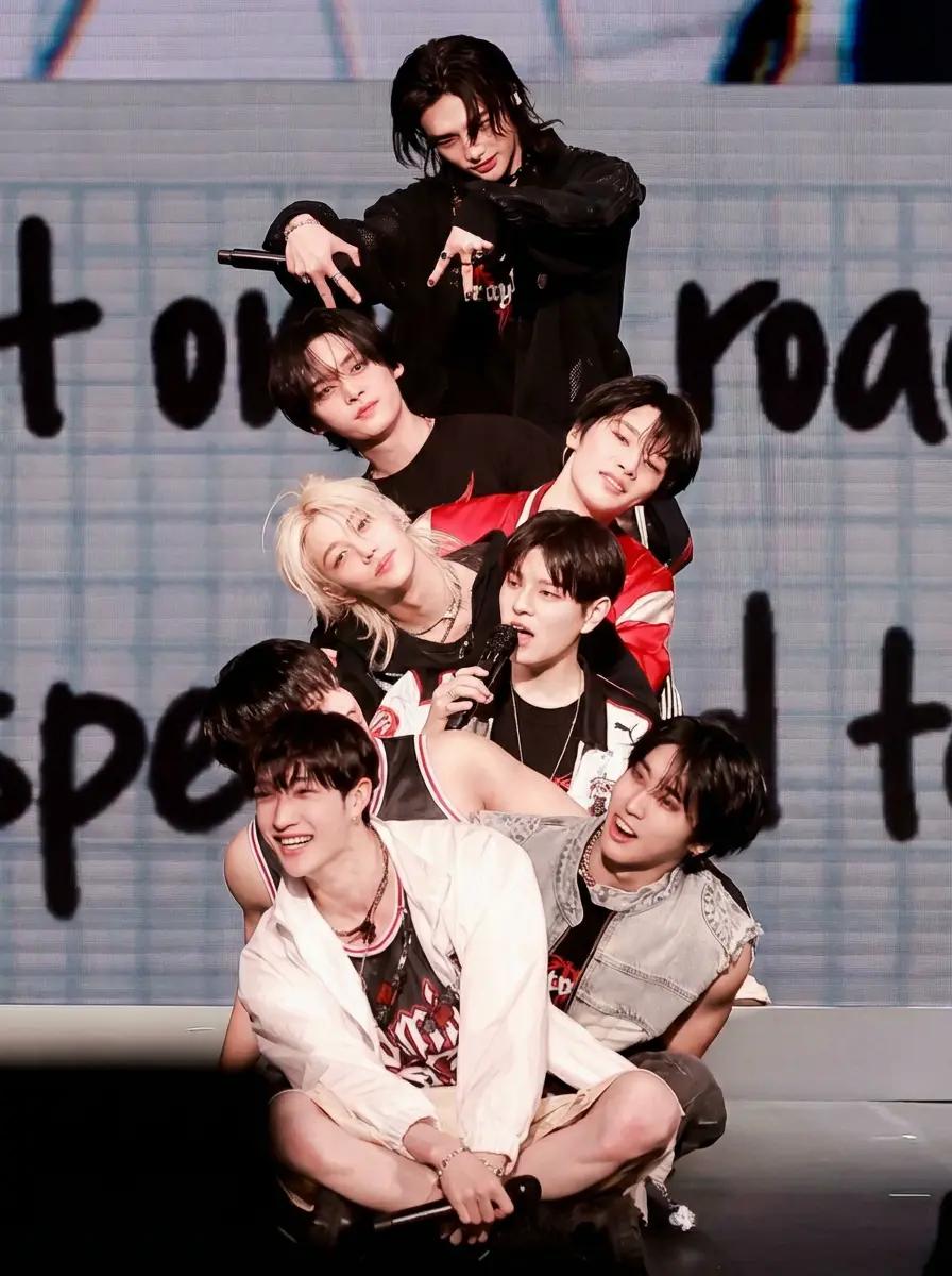Skz thumbnail