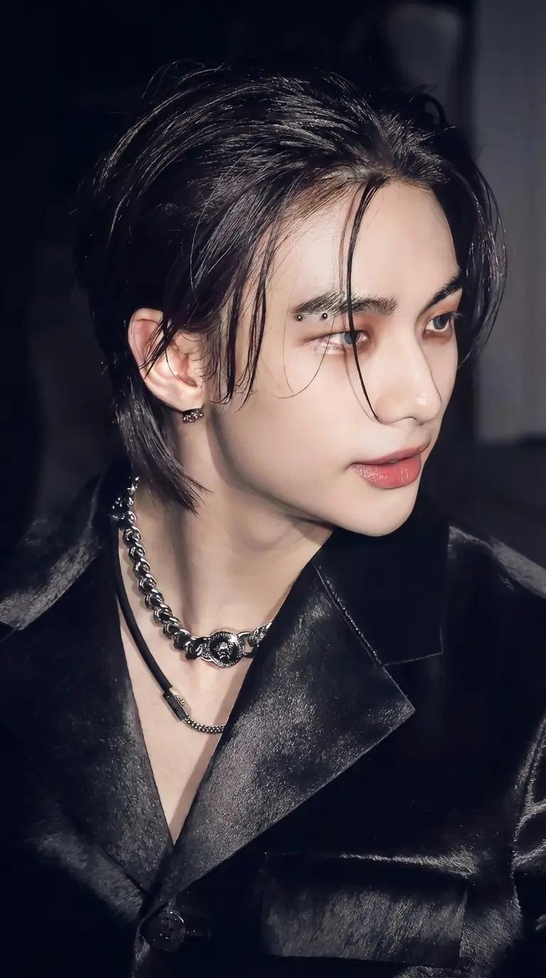 Hyunjin Hwang thumbnail