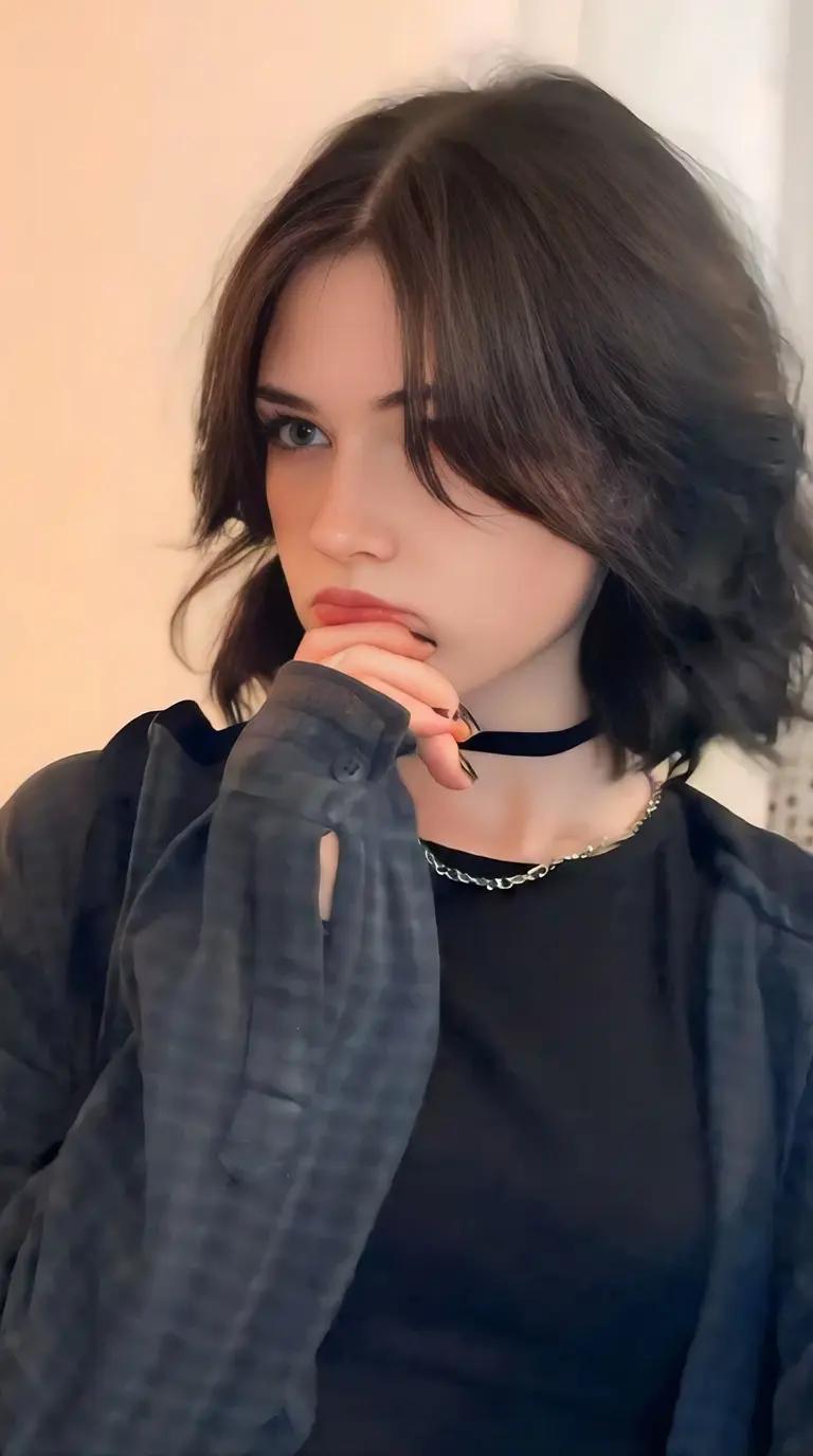 Mia thumbnail