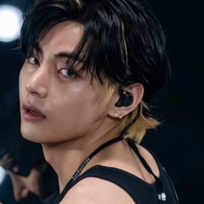 Kim Taehyung thumbnail