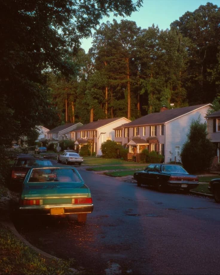 2000s Life RP in US Suburbs! thumbnail