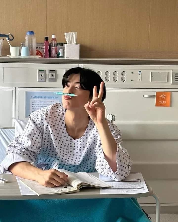 Cha Eun-woo thumbnail
