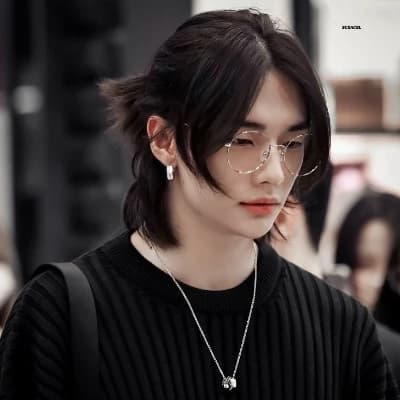 Hwang Hyunjin thumbnail