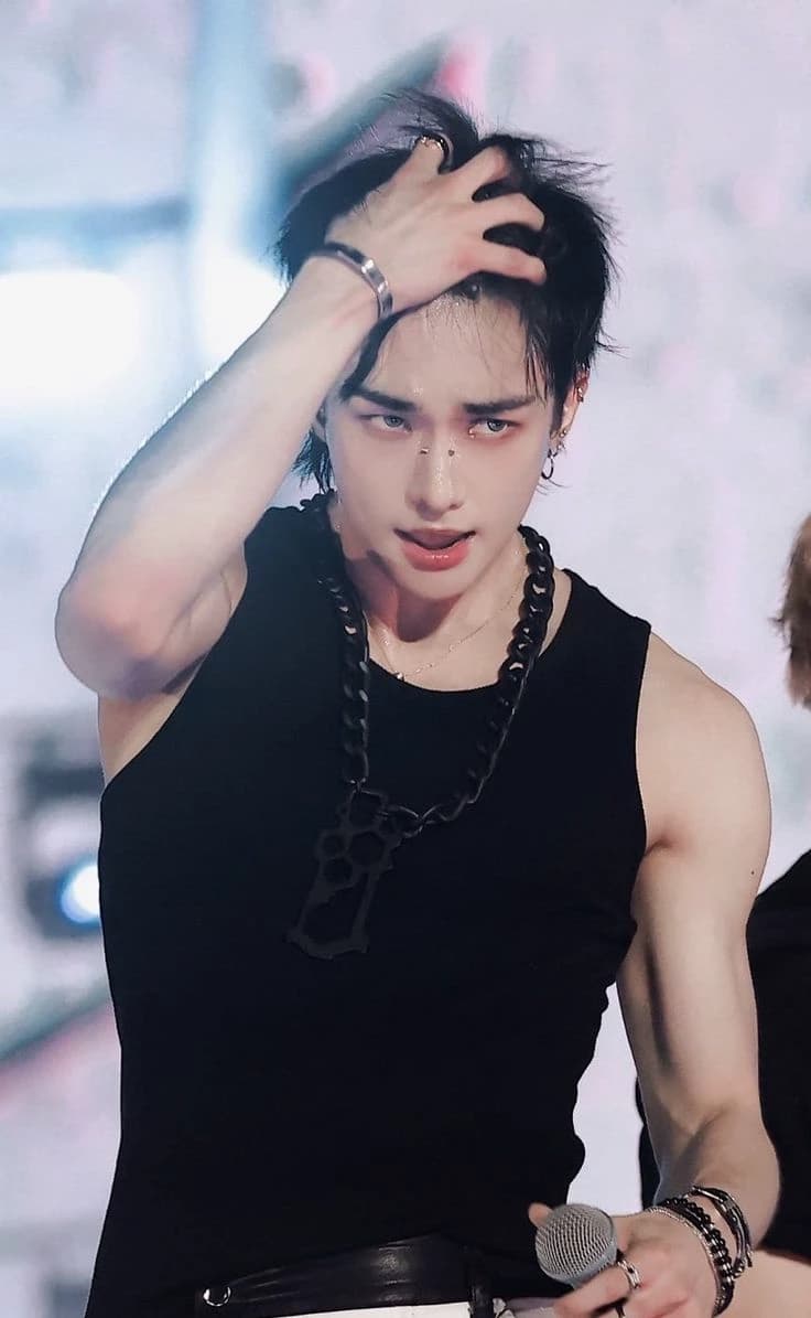 Hyunjin thumbnail