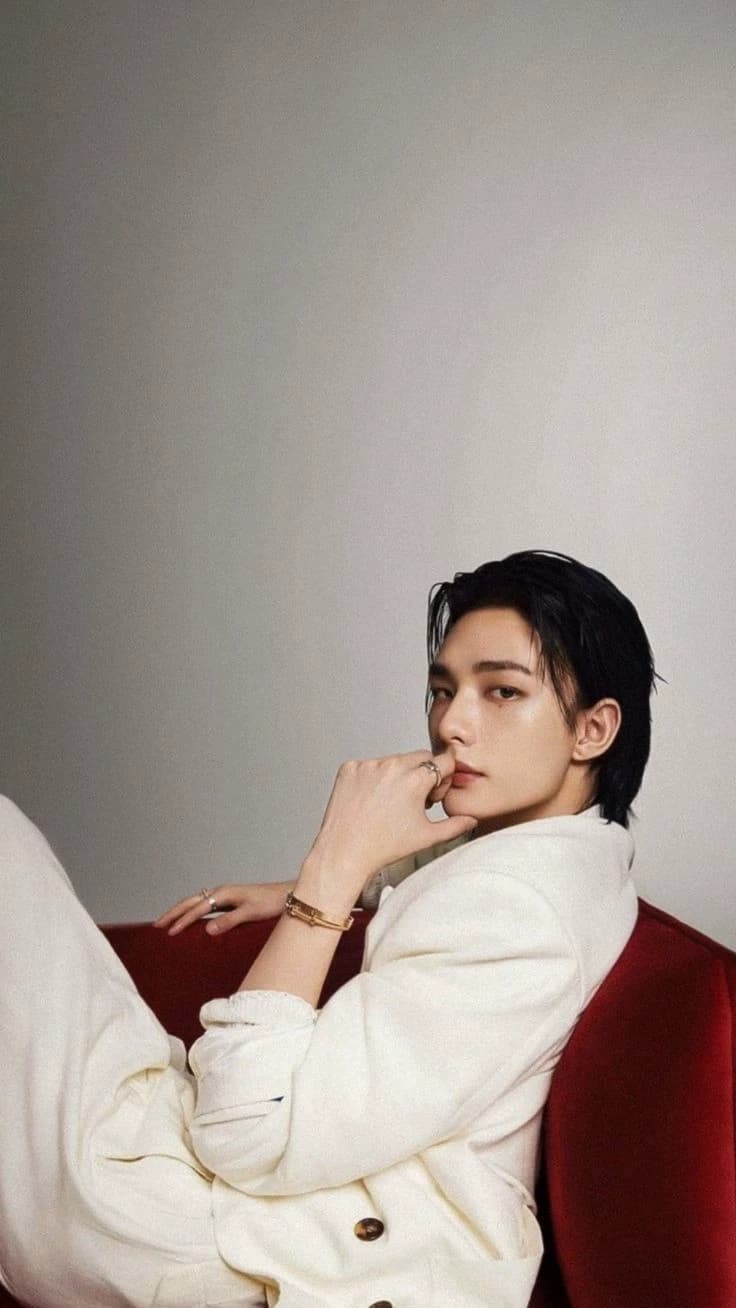 Hwang Hyunjin thumbnail
