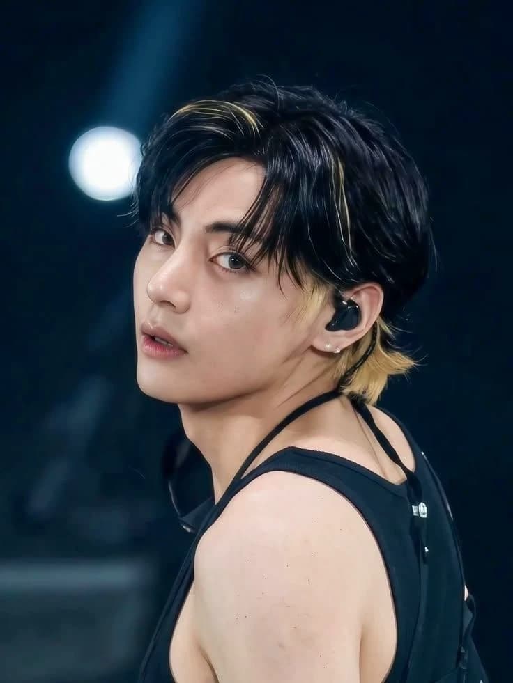 Kim Taehyung thumbnail
