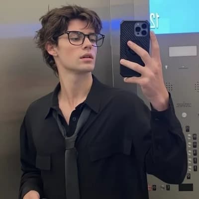 Alex  thumbnail