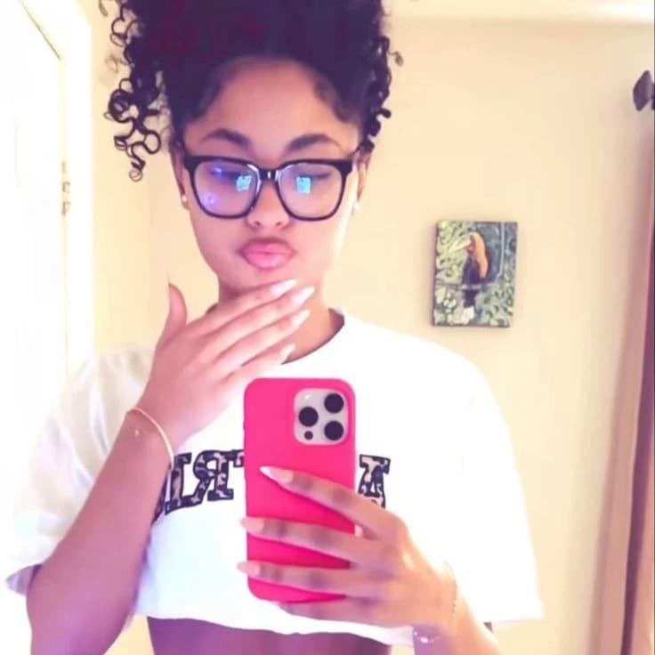 Karola thumbnail