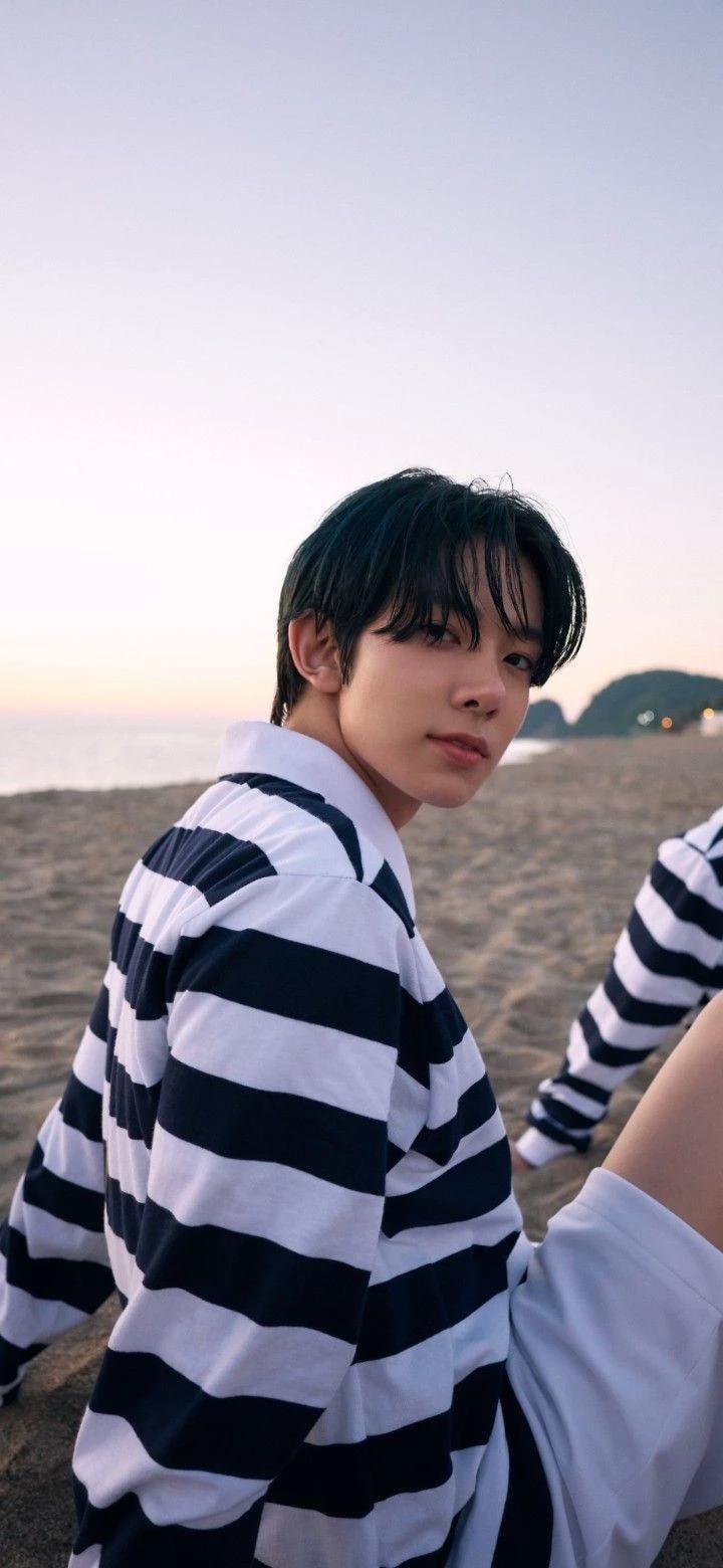 Lee heeseung  thumbnail