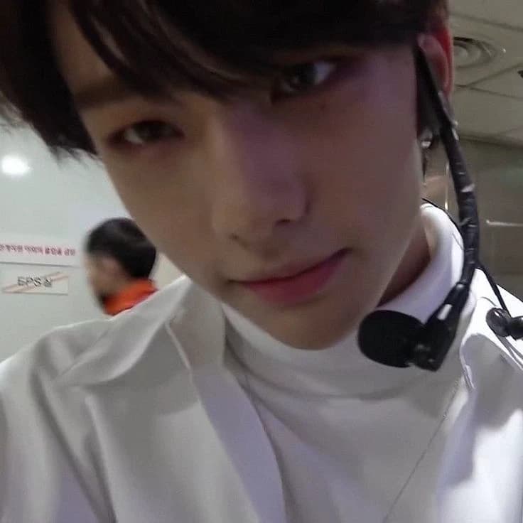 Hyunjin  thumbnail