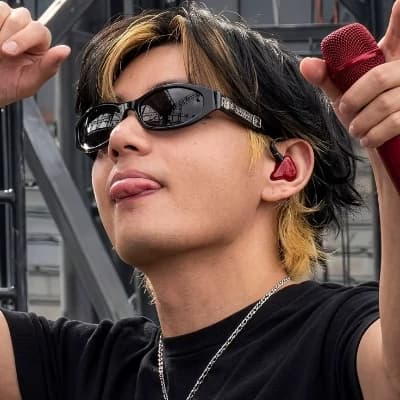 Kim Taehyung thumbnail
