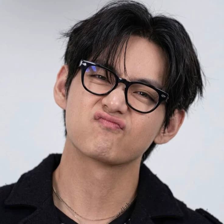Kim Taehyung thumbnail