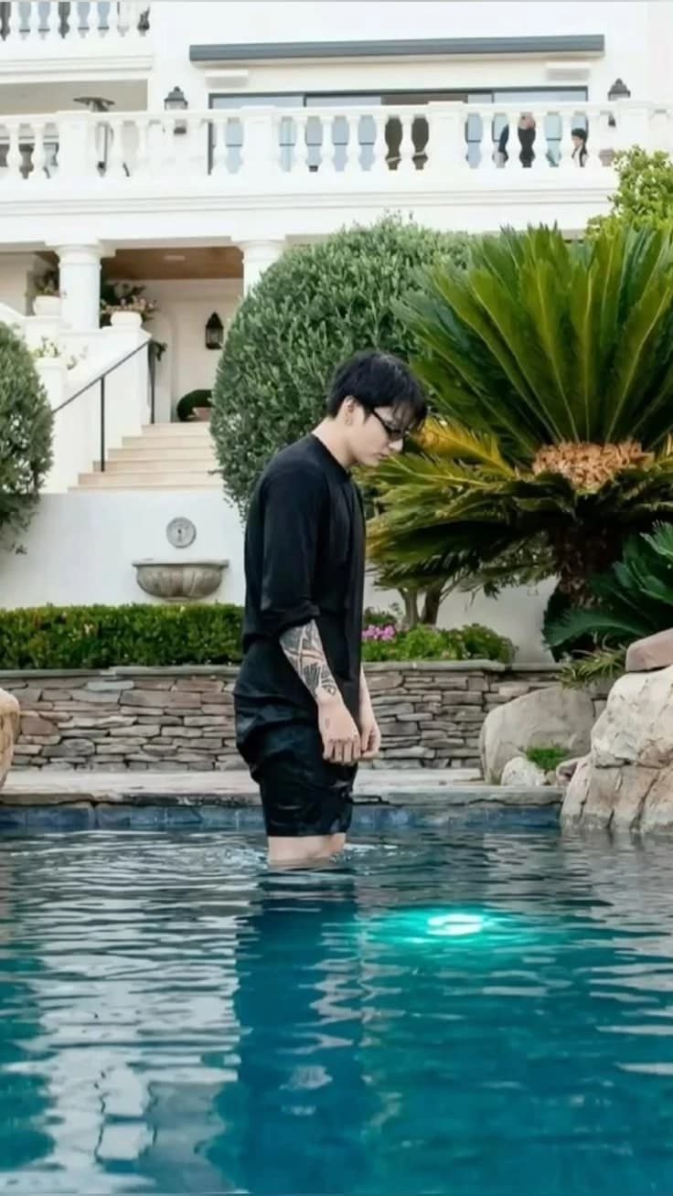 Jeon Jungkook thumbnail