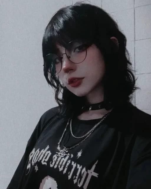 Layla - Roommate Gothic thumbnail