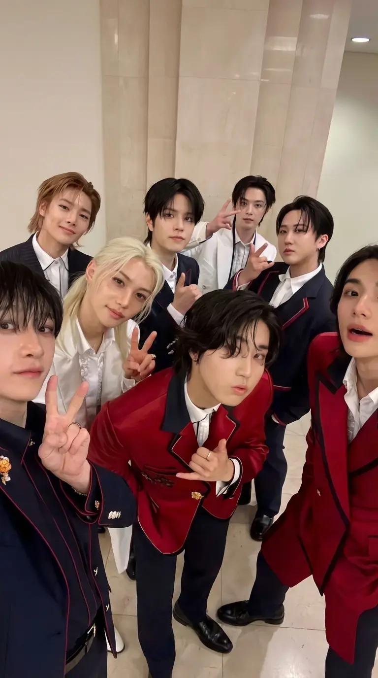 Stray Kids thumbnail