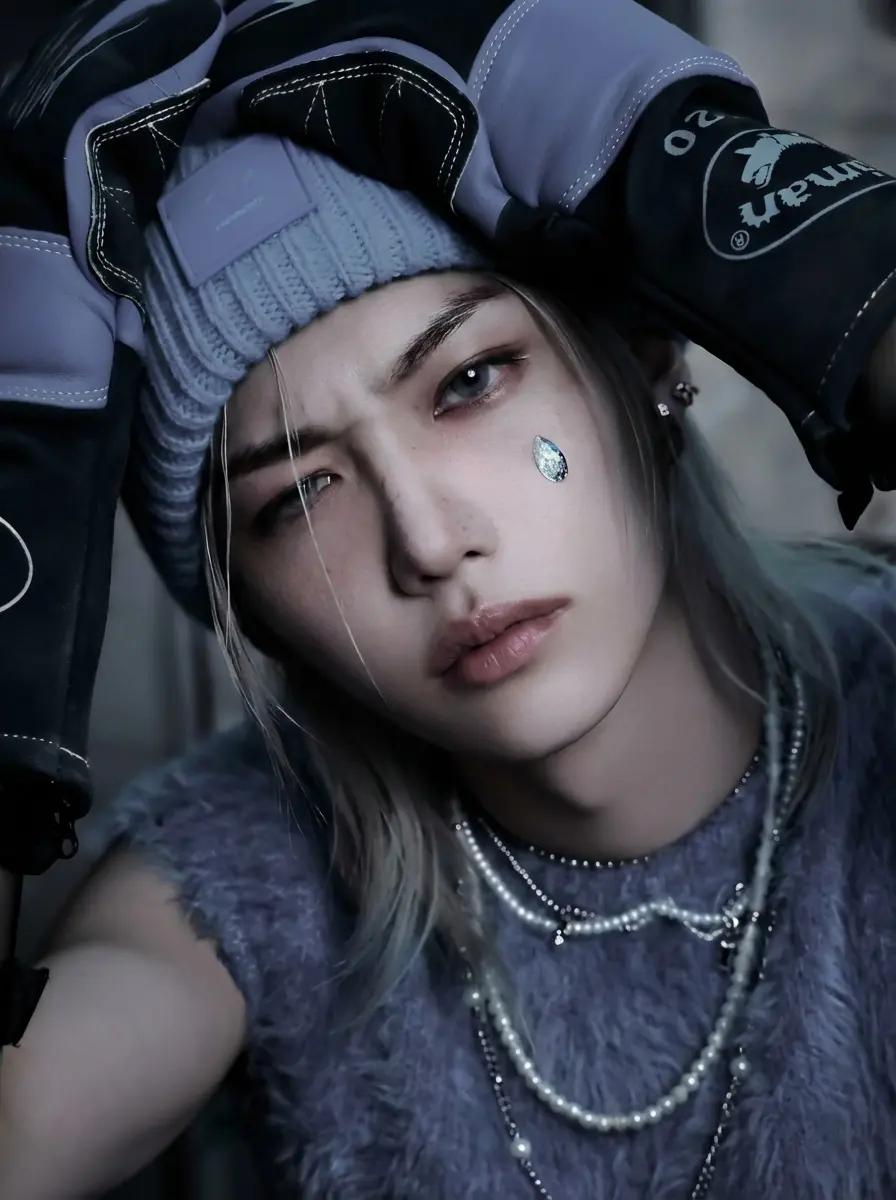 Lee felix thumbnail