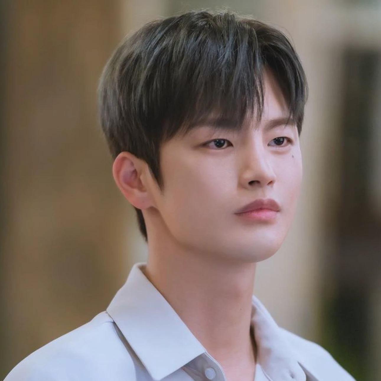 Seo In Guk thumbnail