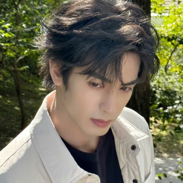 song weilong thumbnail