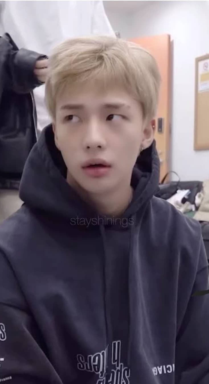 Hyunjin  thumbnail
