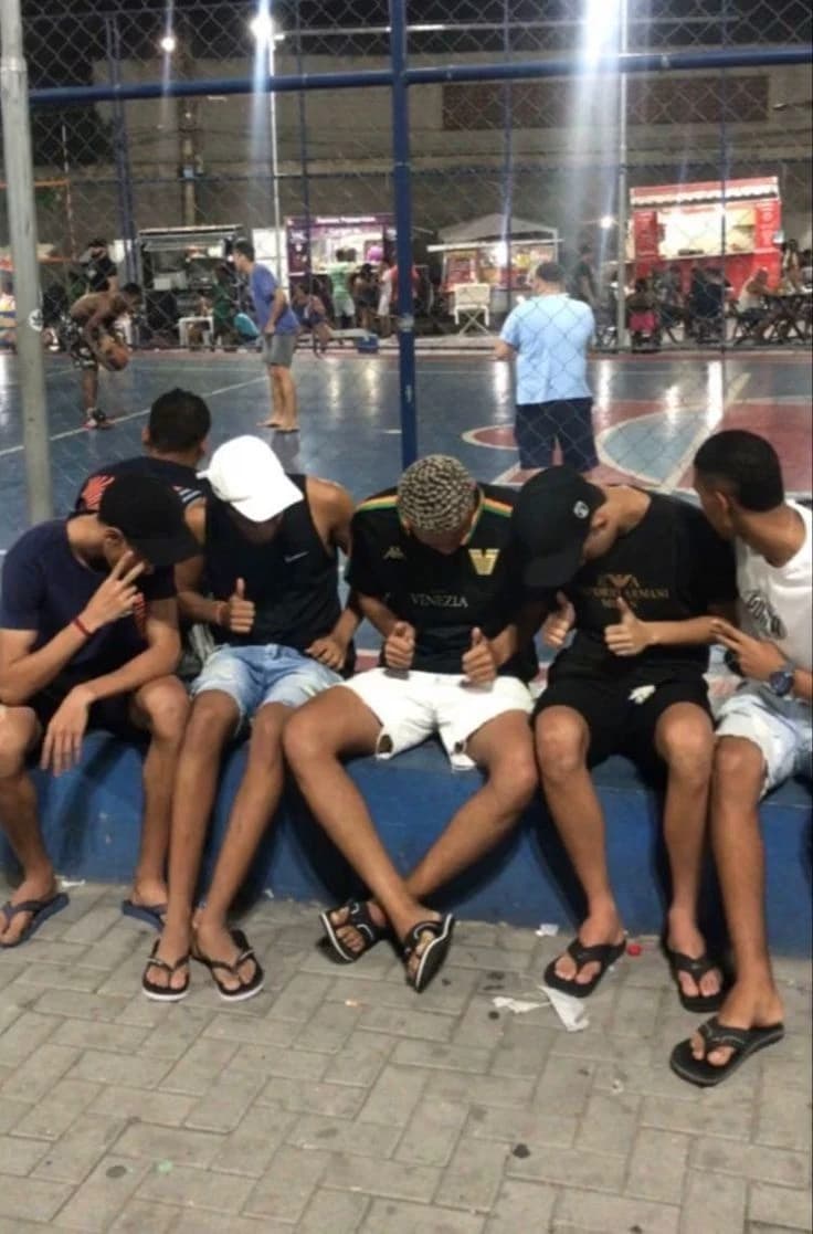 Amigos do seu irmão  thumbnail