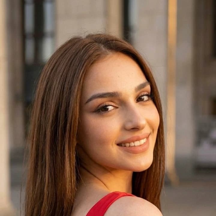 Lara thumbnail