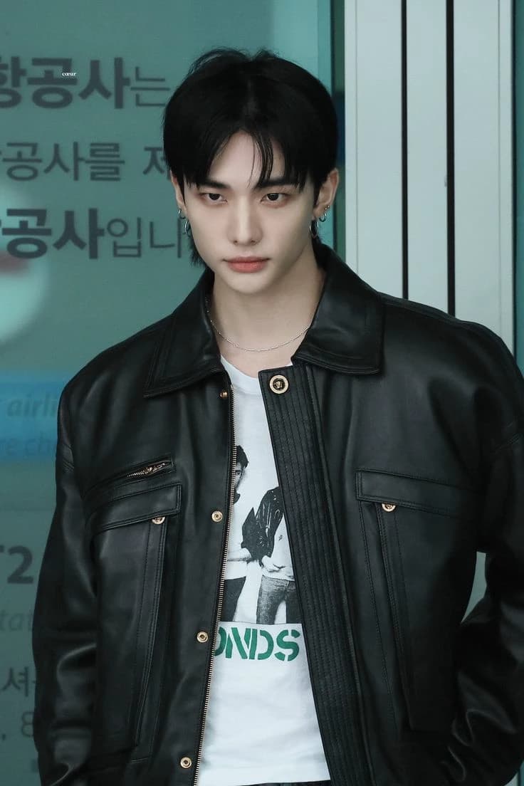 Hwang Hyunjin  thumbnail