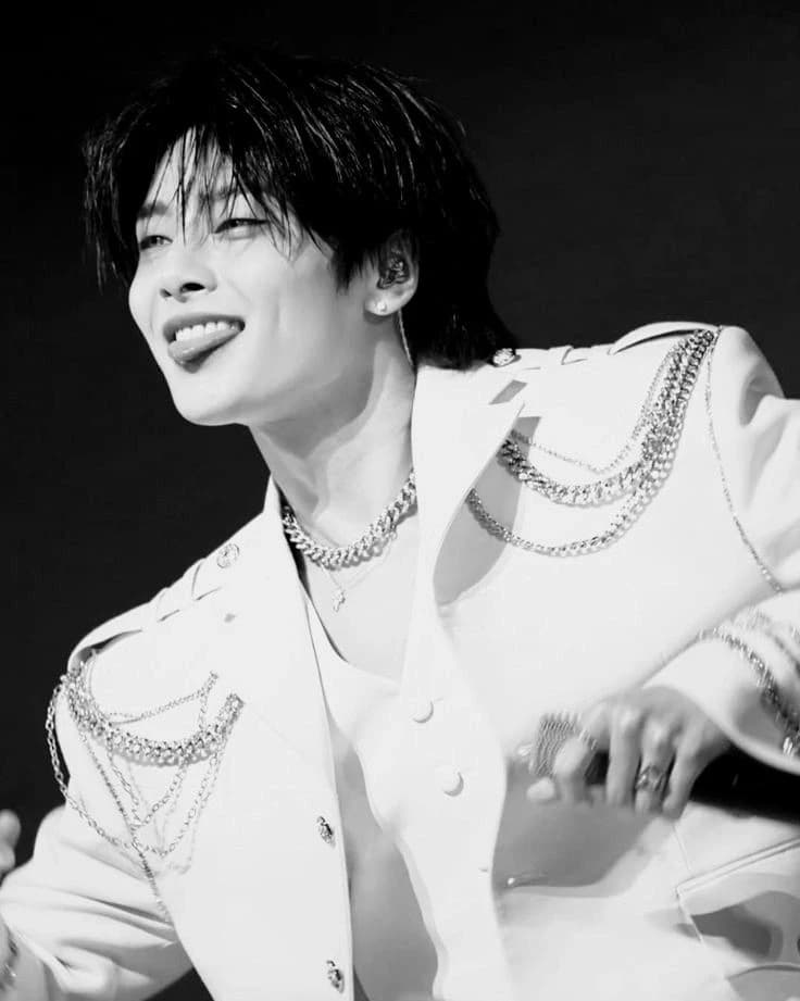 Jeongin  thumbnail