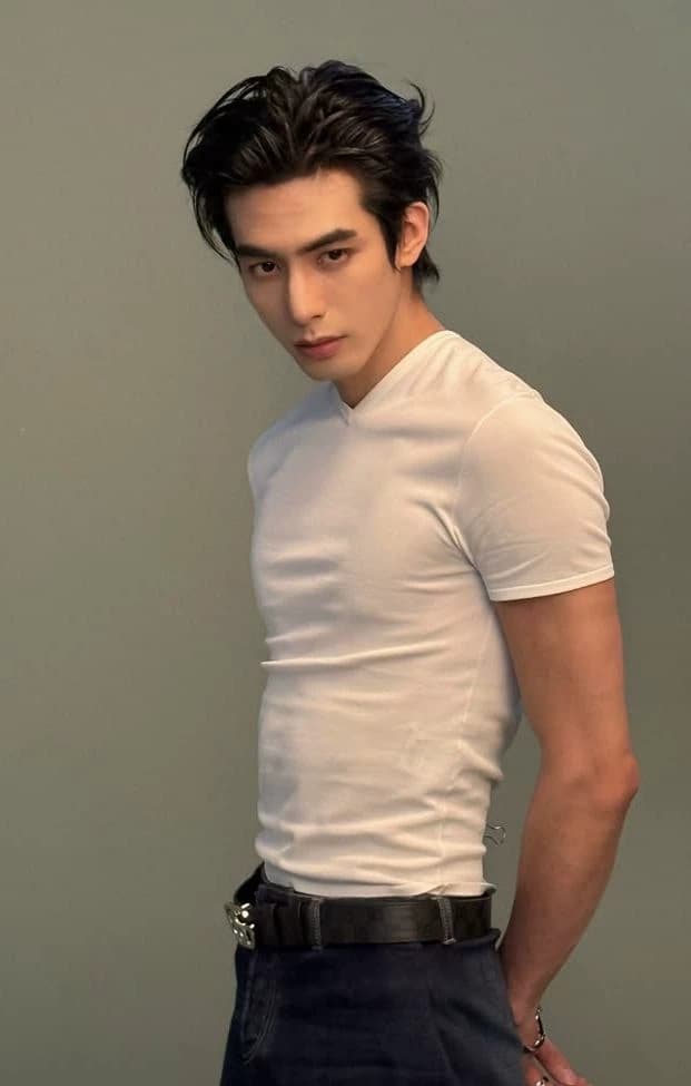 Song Weilong thumbnail