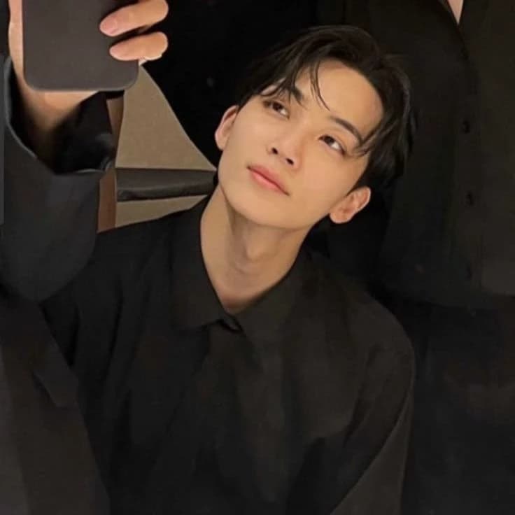 Yoon Jeonghan thumbnail