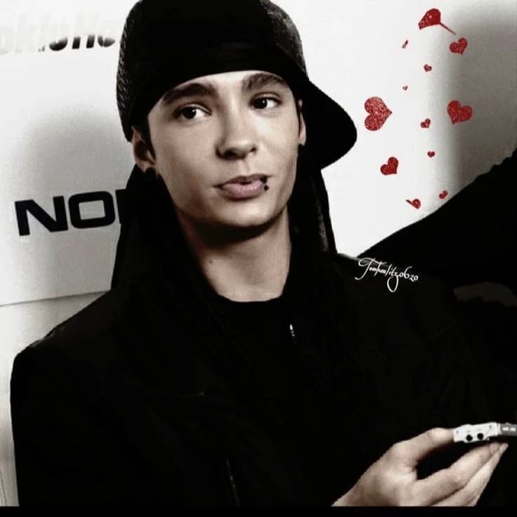 Tom Kaulitz (2010) thumbnail