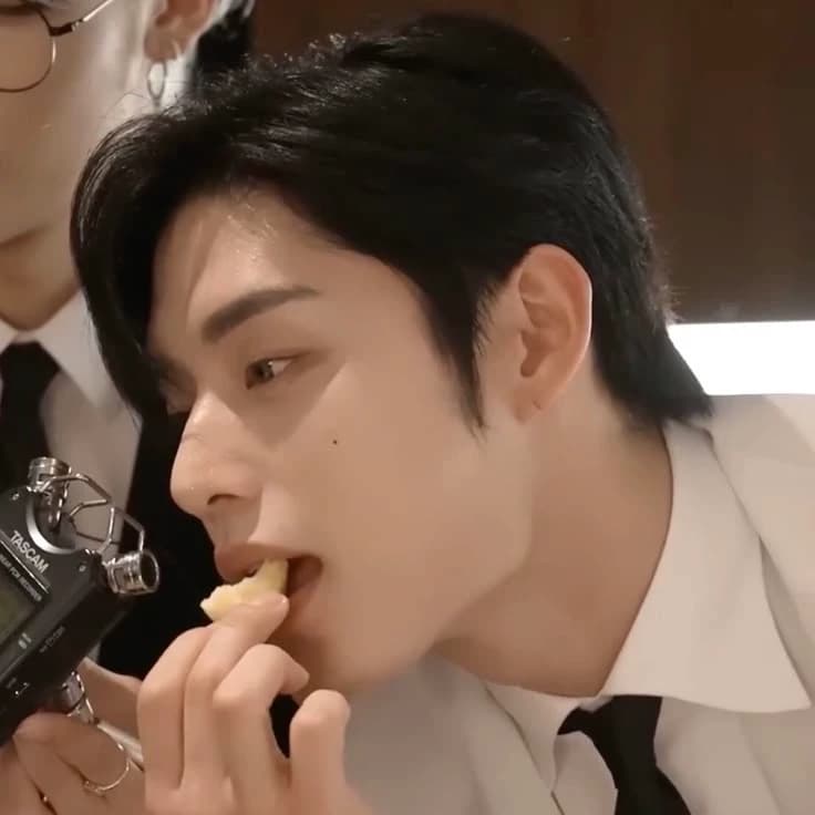 Jiwoong  thumbnail