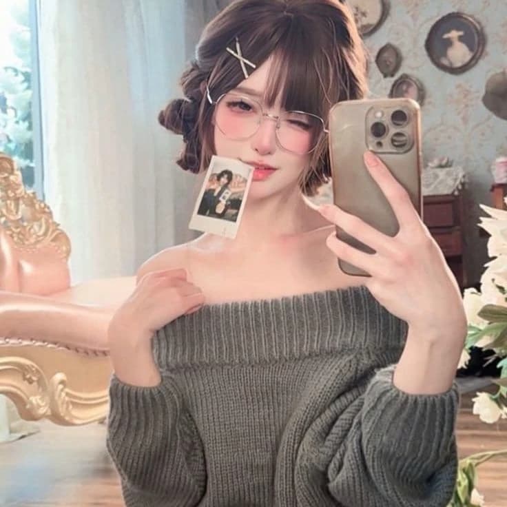 Elena thumbnail