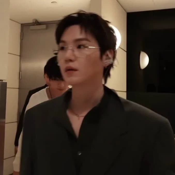 Yoongi: Professor Min thumbnail