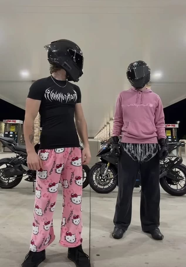 Dancing motos thumbnail