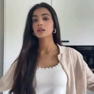 Evelyn Thorne thumbnail