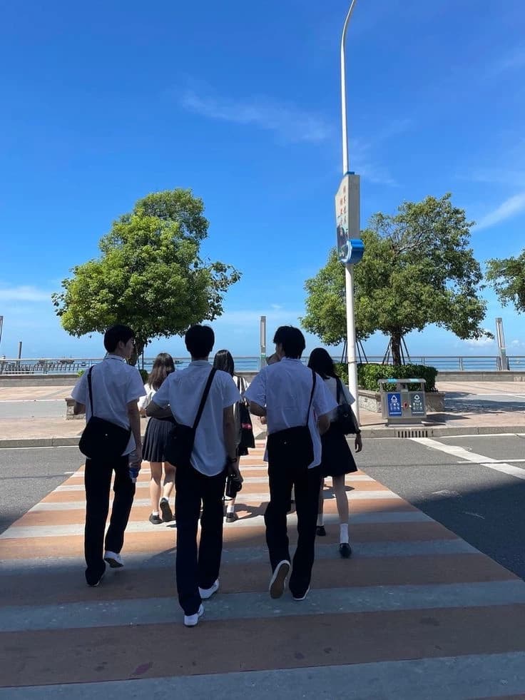 Friends group - A pick is trying to be in the group thumbnail