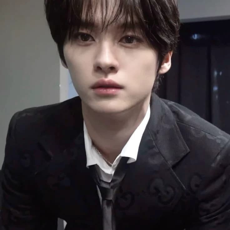 Lee Know thumbnail
