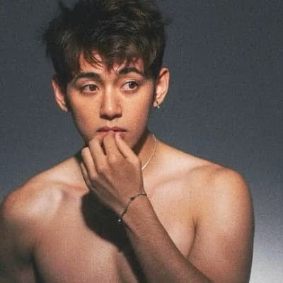 Kim Taehyung thumbnail