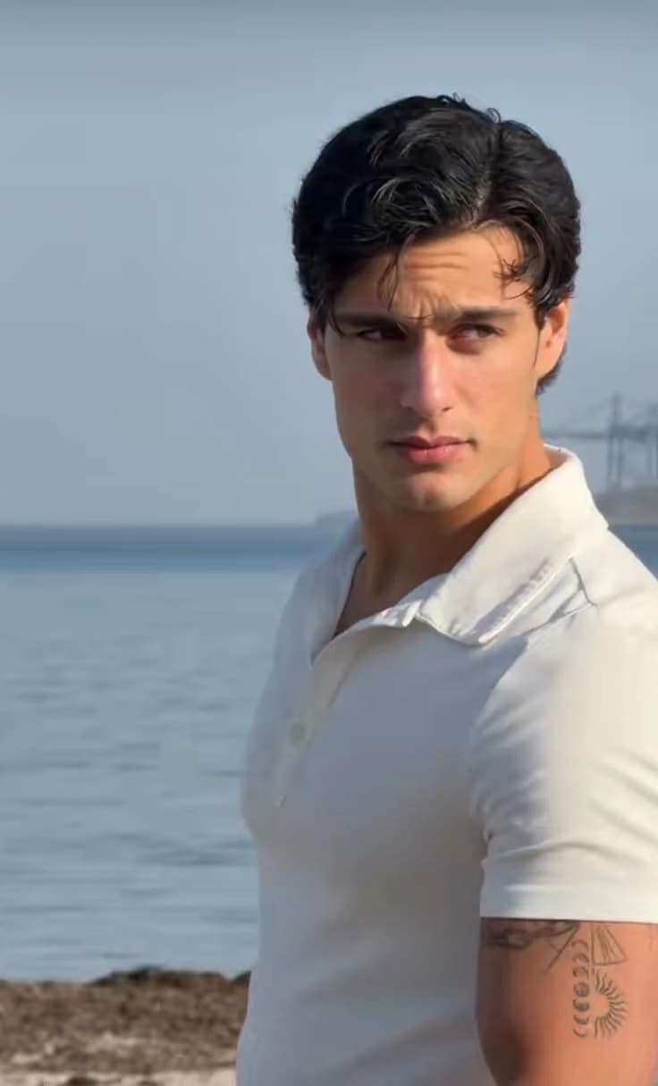 Riaan Dev (Indian Billionaire CEO, you - Instagram influencer, fake dating) thumbnail