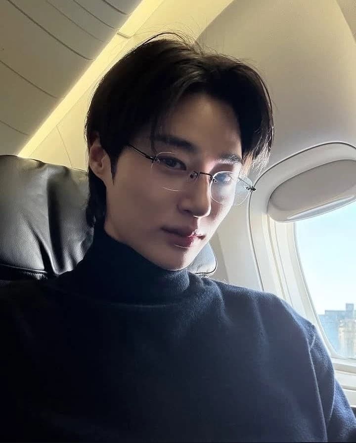 byeon woo-seok thumbnail