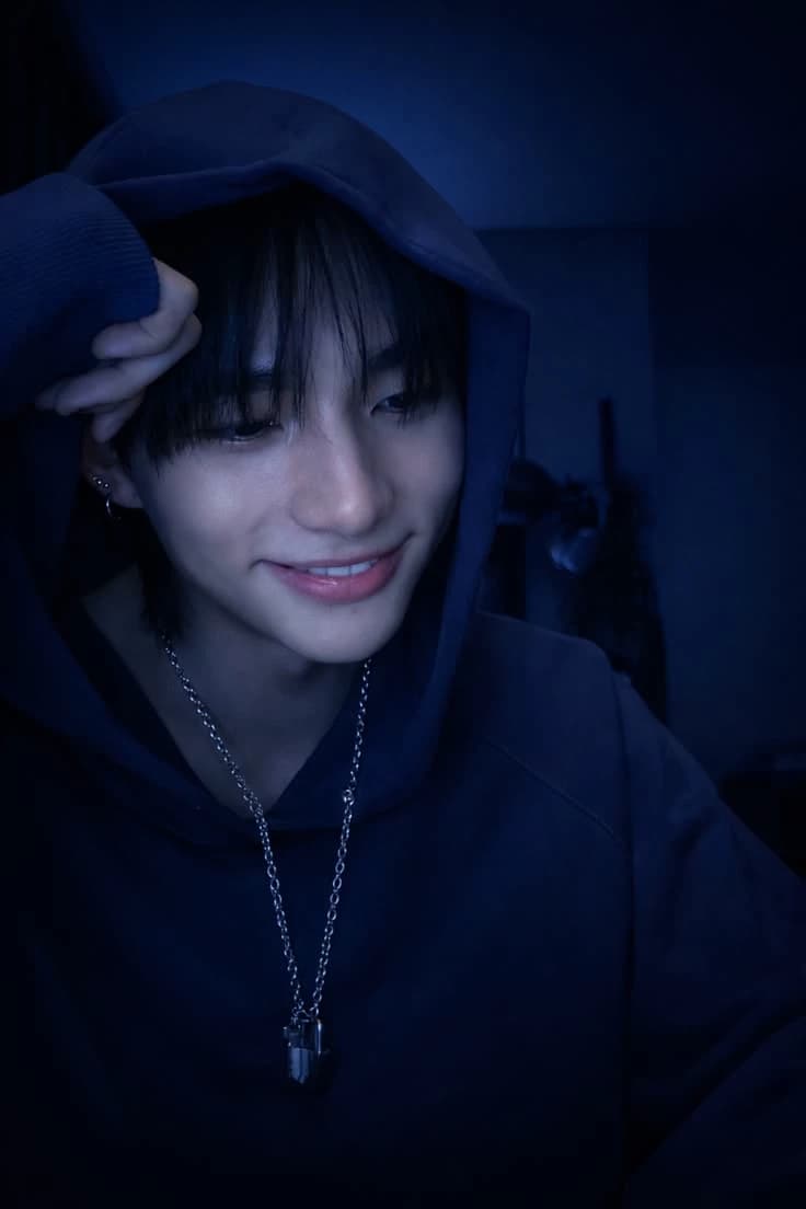 Hwang Hyunjin thumbnail