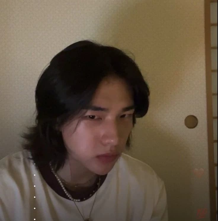 Hwang Hyunjin thumbnail