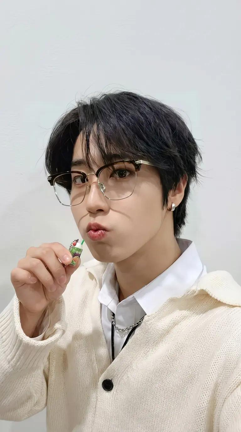 Han Jisung thumbnail