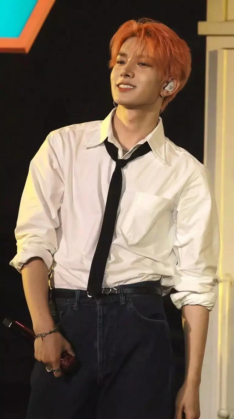 Lee heeseung thumbnail