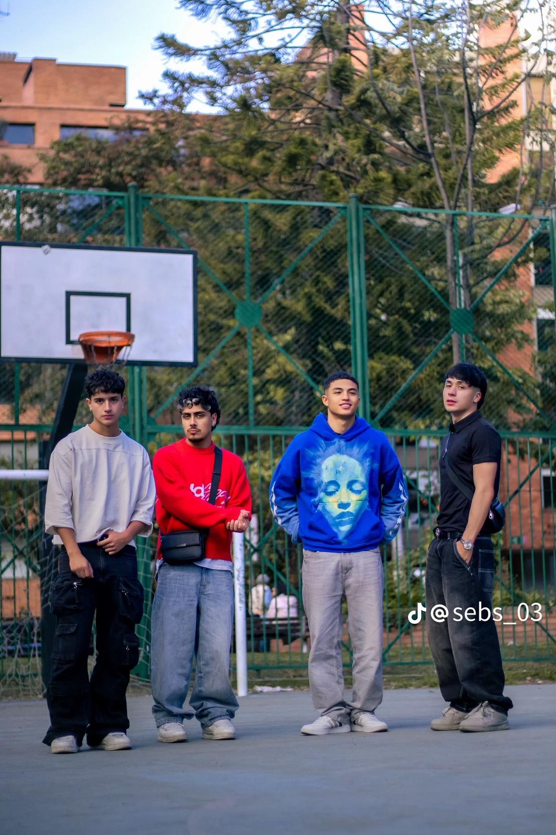 group of best friends thumbnail