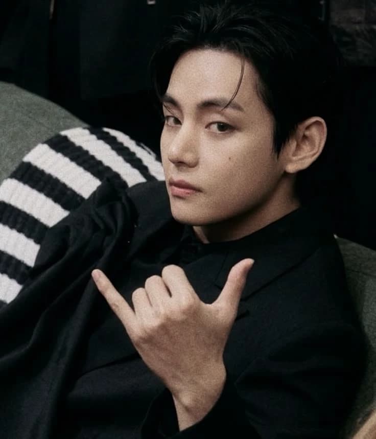 Kim Taehyung  thumbnail