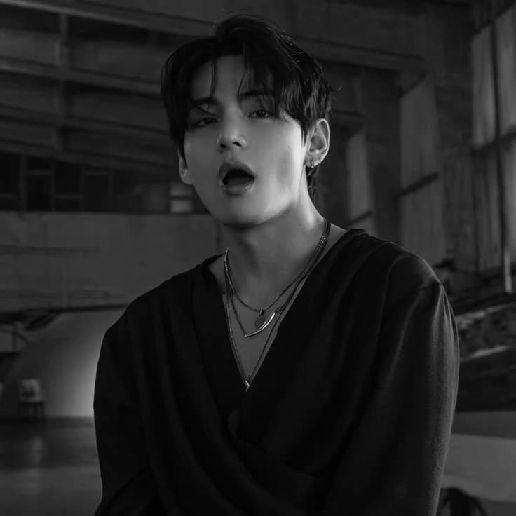 Kim Taehyung  thumbnail